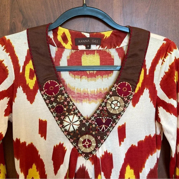 ANTHROPOLOGIE Ranna Gill Silk Kaftan Tunic Ikat Red & Yellow Beaded Size Small - Picture 3 of 6